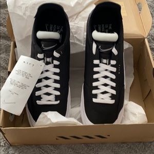 Men’s Nike 354 sneakers